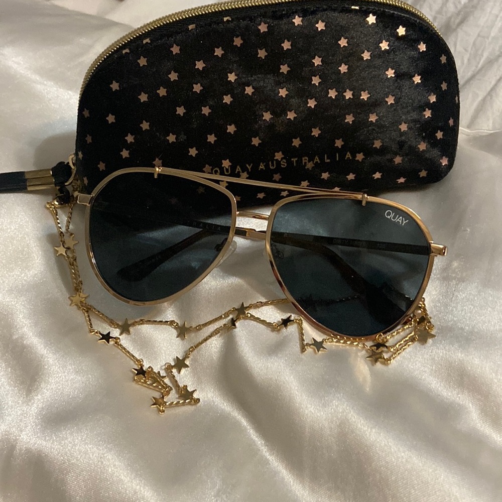 Nwot quay dirty habit black and gold aviator sunglasses